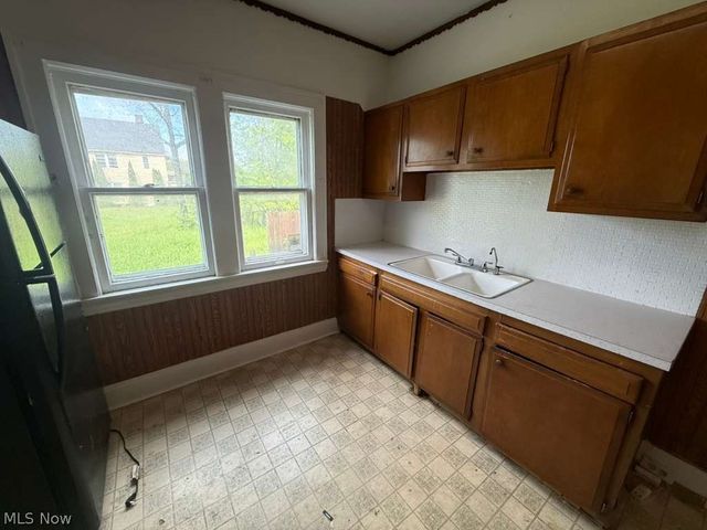 13305 Ferris Avenue, Cleveland, OH 44105