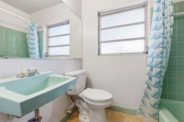 2049 NE 15TH STREET, Gainesville, FL 32609