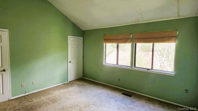 18 Fox Run 18, South Salem, NY 10590