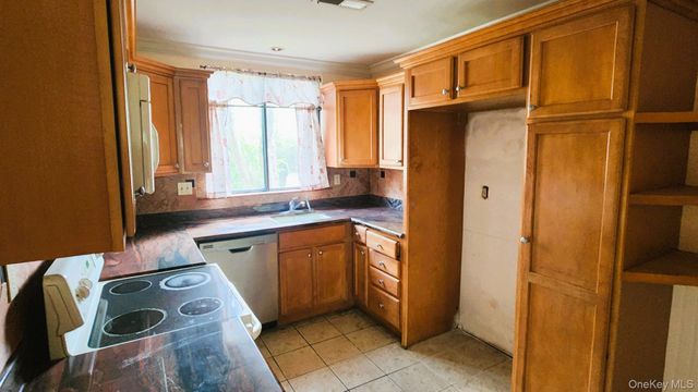 18 Fox Run 18, South Salem, NY 10590