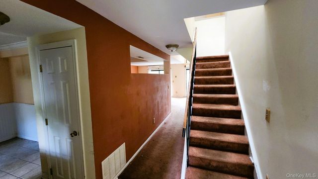 18 Fox Run 18, South Salem, NY 10590