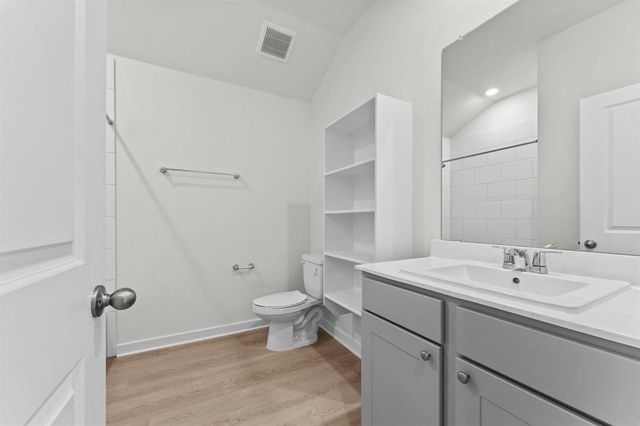 2657 Lake Bryan Drive, Dayton, TX 77535