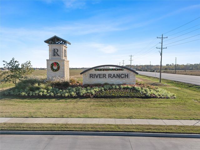 2657 Lake Bryan Drive, Dayton, TX 77535