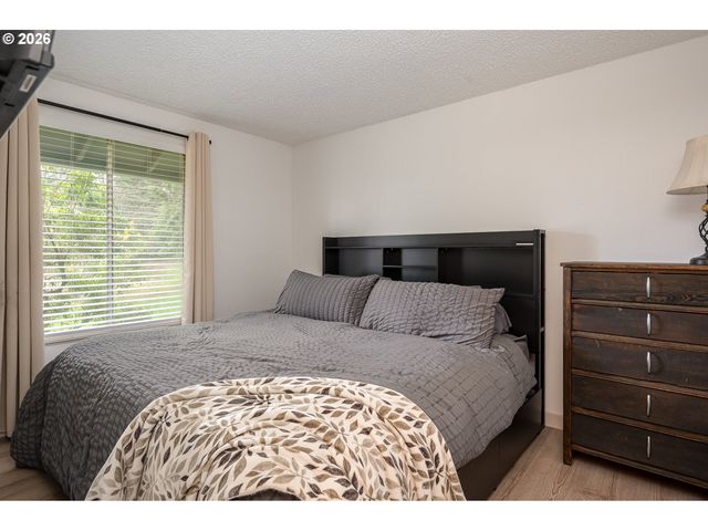 21480 S CLEARVIEW Ct, Oregon City, OR 97045