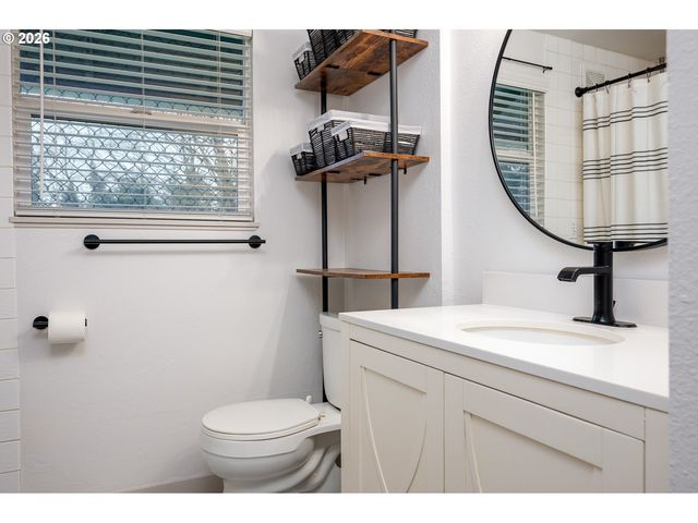 21480 S CLEARVIEW Ct, Oregon City, OR 97045