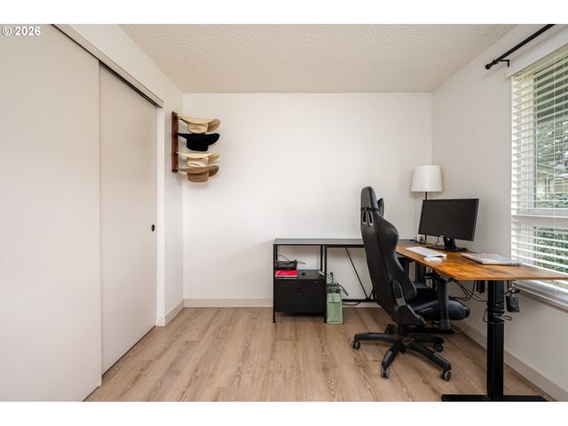 21480 S CLEARVIEW Ct, Oregon City, OR 97045