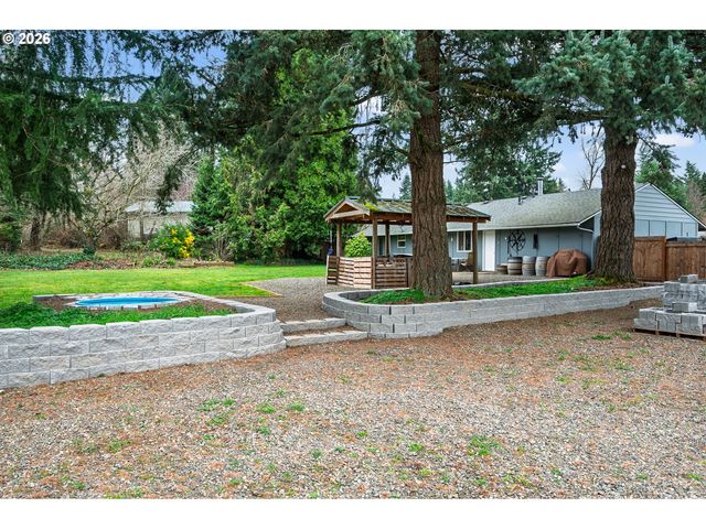 21480 S CLEARVIEW Ct, Oregon City, OR 97045