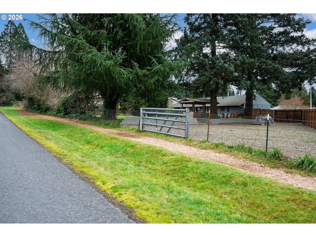 21480 S CLEARVIEW Ct, Oregon City, OR 97045