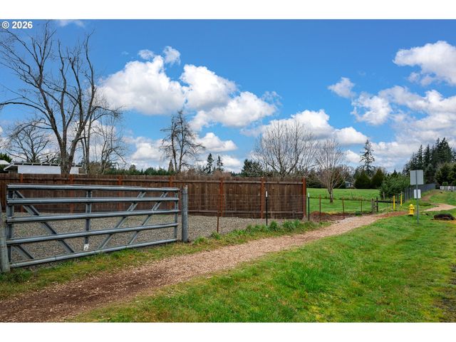 21480 S CLEARVIEW Ct, Oregon City, OR 97045