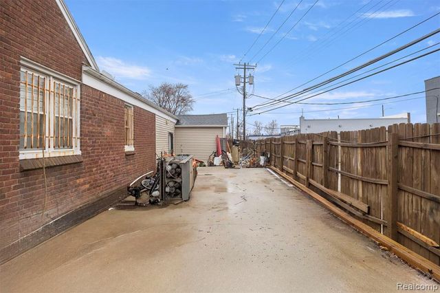 20529 Ardmore Street, Detroit, MI 48235