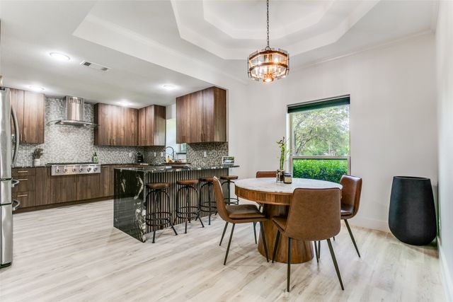 1561 Century Oaks Drive, Lewisville, TX 75077