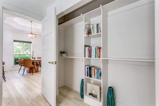 1561 Century Oaks Drive, Lewisville, TX 75077