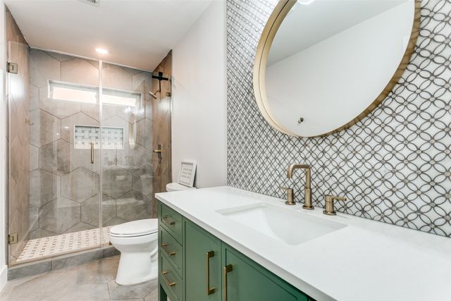 1561 Century Oaks Drive, Lewisville, TX 75077