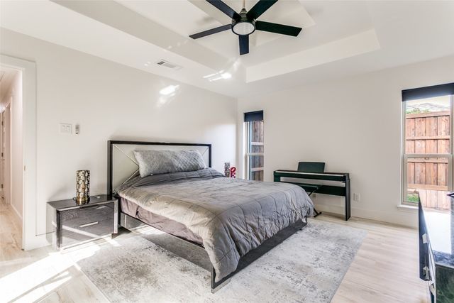 1561 Century Oaks Drive, Lewisville, TX 75077