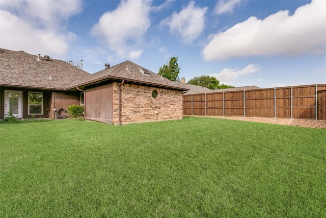 1561 Century Oaks Drive, Lewisville, TX 75077