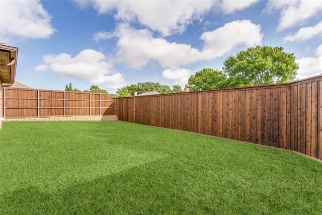 1561 Century Oaks Drive, Lewisville, TX 75077