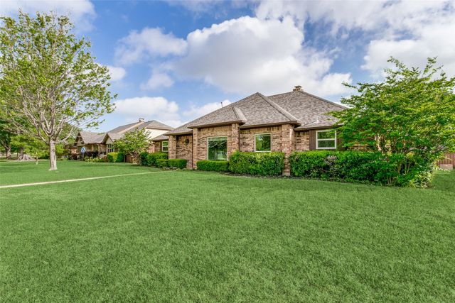 1561 Century Oaks Drive, Lewisville, TX 75077