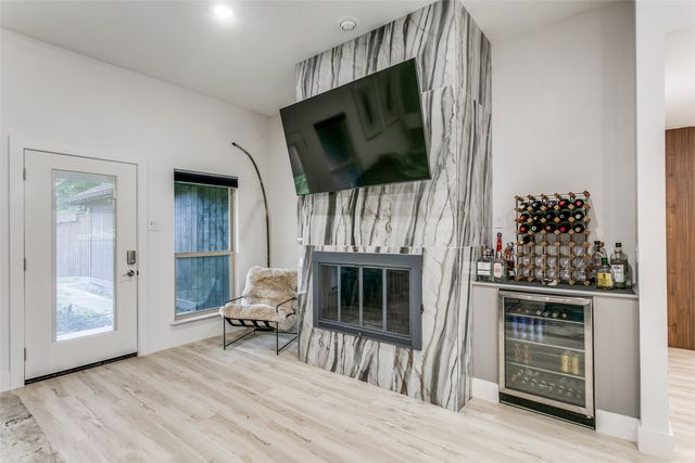 1561 Century Oaks Drive, Lewisville, TX 75077