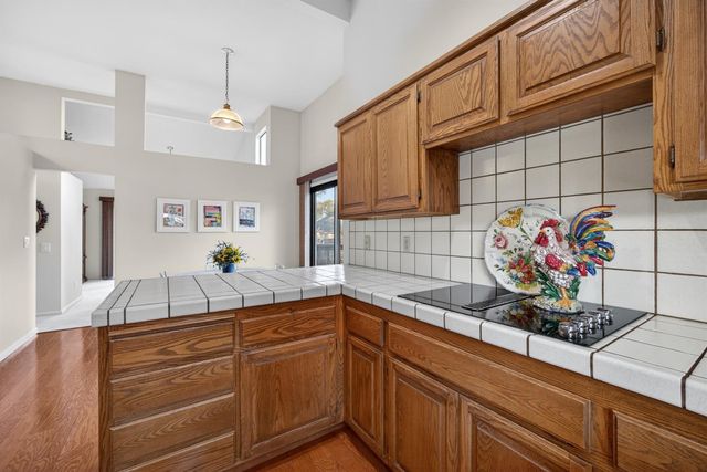 124 Winding Canyon Ln, Folsom, CA 95630