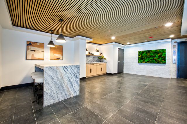 9396 Landings Lane 207, Des Plaines, IL 60016