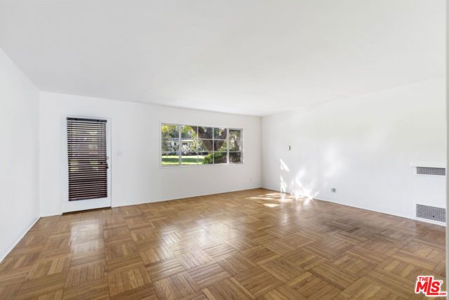 5165 Village, Los Angeles, CA 90016