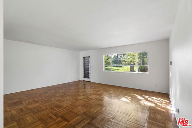 5165 Village, Los Angeles, CA 90016