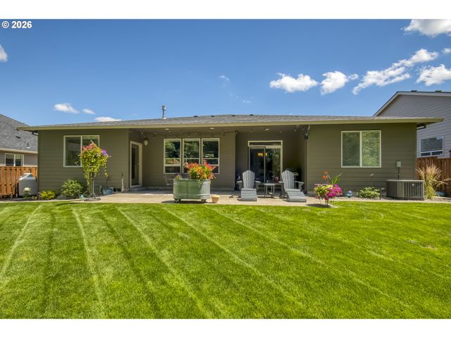 1410 Ne CASCADIA RIDGE Dr, Estacada, OR 97023