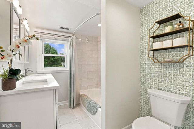 1312 BRADFORD RD, Oreland, PA 19075