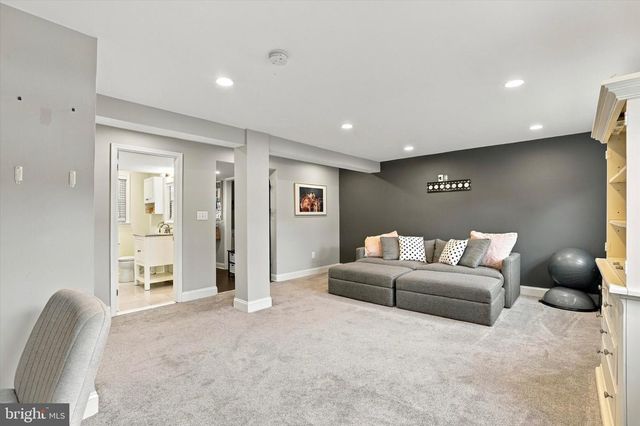 1312 BRADFORD RD, Oreland, PA 19075