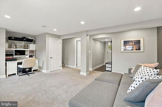 1312 BRADFORD RD, Oreland, PA 19075