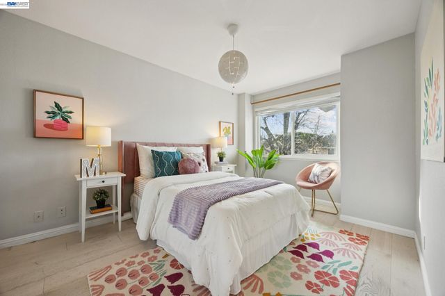 30 Sea Brg, Alameda, CA 94502