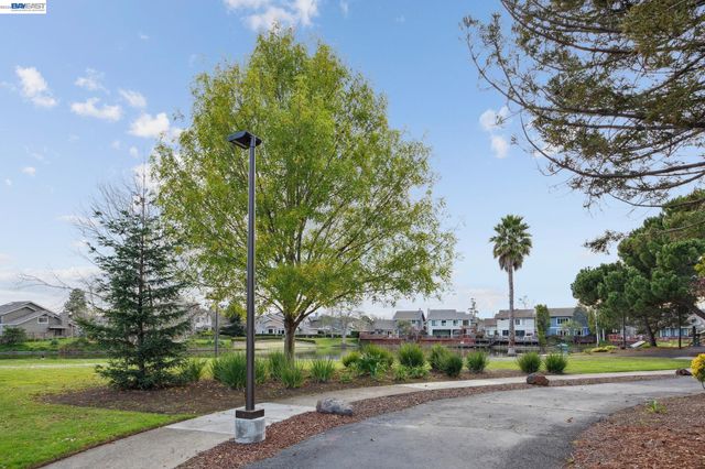 30 Sea Brg, Alameda, CA 94502