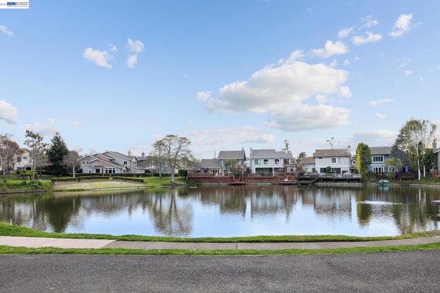 30 Sea Brg, Alameda, CA 94502