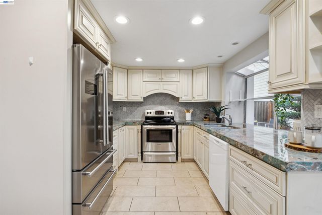 30 Sea Brg, Alameda, CA 94502