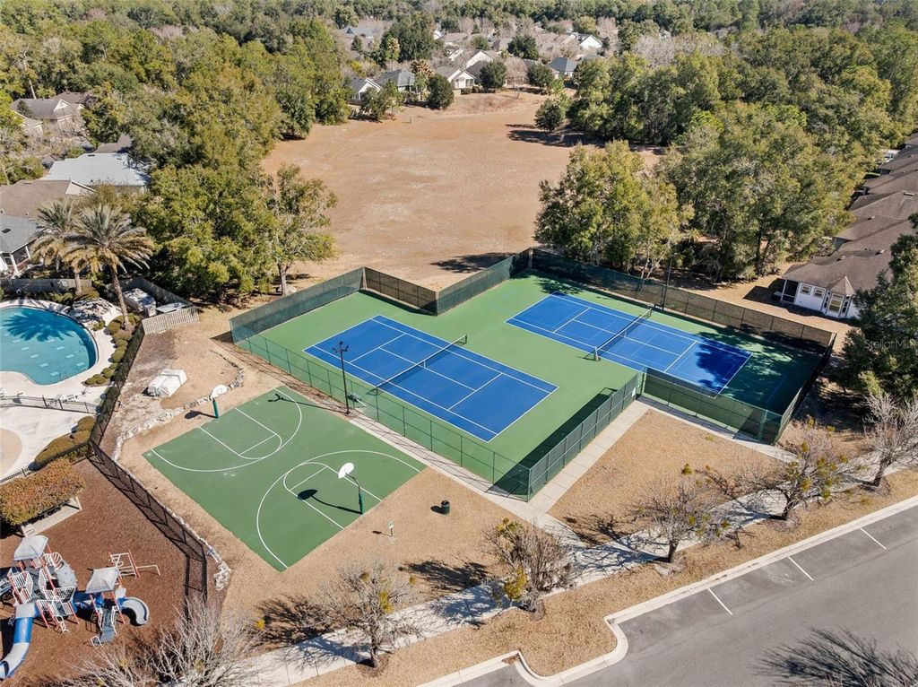 Image 27 of property listing at 7880 SW 80TH DRIVE, Gainesville, FL 32608