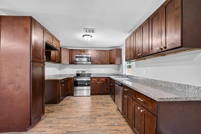1112 Johnson Street, Pasadena, TX 77506