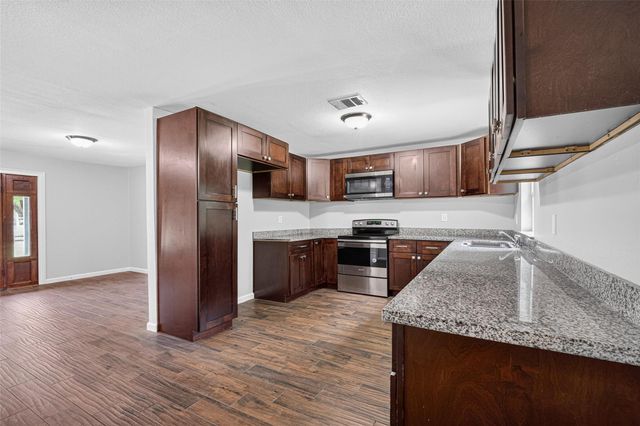 1112 Johnson Street, Pasadena, TX 77506