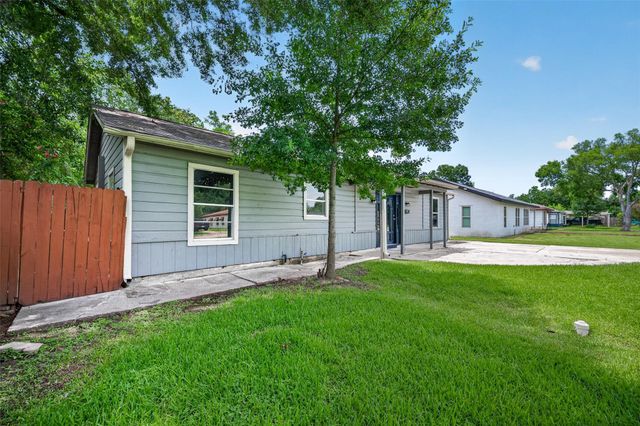1112 Johnson Street, Pasadena, TX 77506