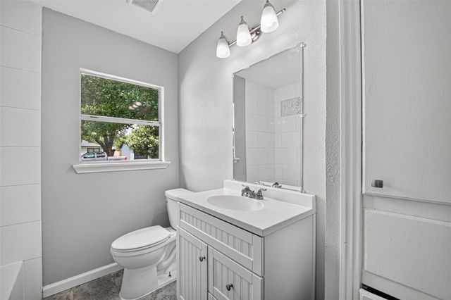 1112 Johnson Street, Pasadena, TX 77506