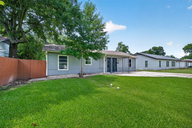 1112 Johnson Street, Pasadena, TX 77506
