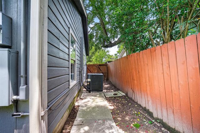 1112 Johnson Street, Pasadena, TX 77506