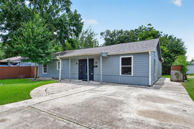 1112 Johnson Street, Pasadena, TX 77506