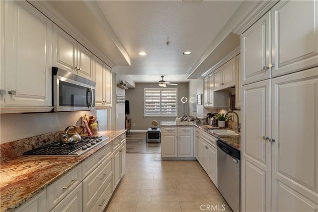 5142 Warner Ave 209, Huntington Beach, CA 92649