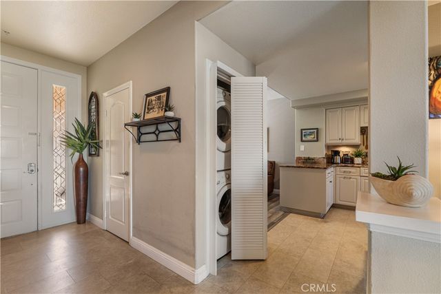 5142 Warner Ave 209, Huntington Beach, CA 92649