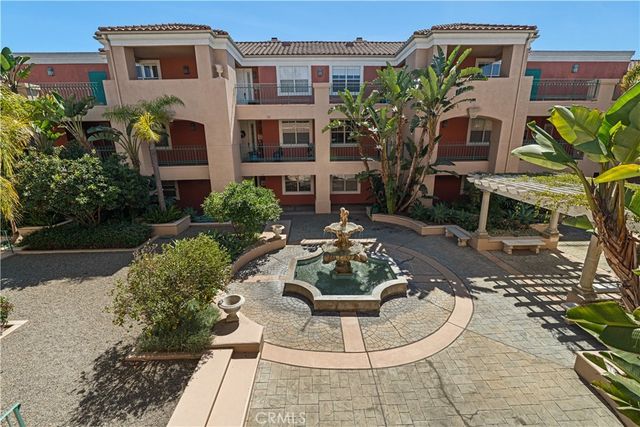 5142 Warner Ave 209, Huntington Beach, CA 92649