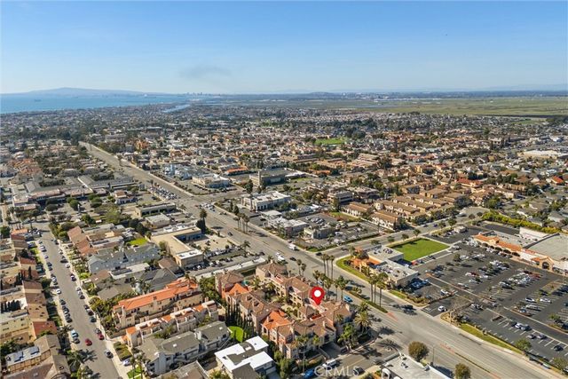 5142 Warner Ave 209, Huntington Beach, CA 92649
