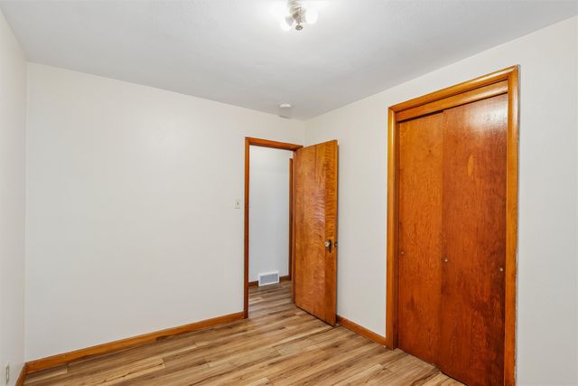 6625 Oliver Smith Drive, Urbandale, IA 50322