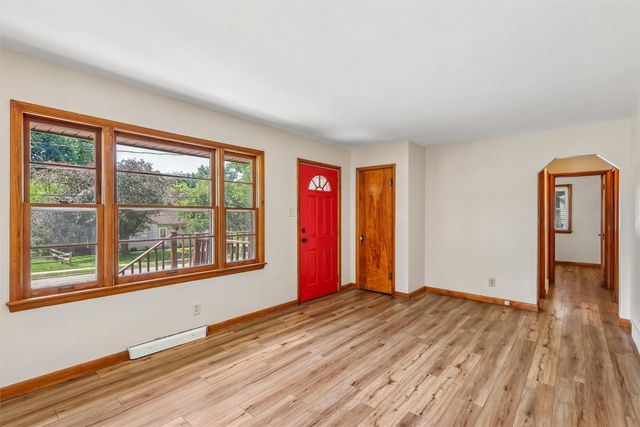 6625 Oliver Smith Drive, Urbandale, IA 50322