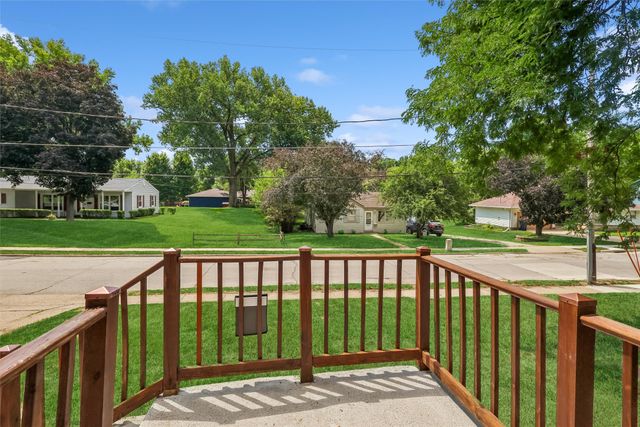 6625 Oliver Smith Drive, Urbandale, IA 50322
