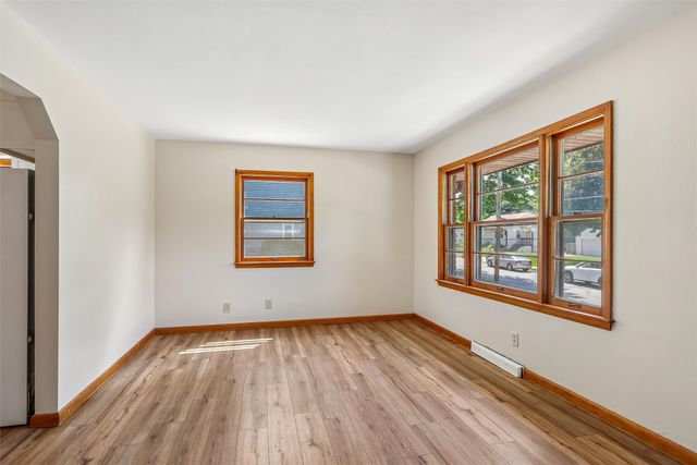 6625 Oliver Smith Drive, Urbandale, IA 50322